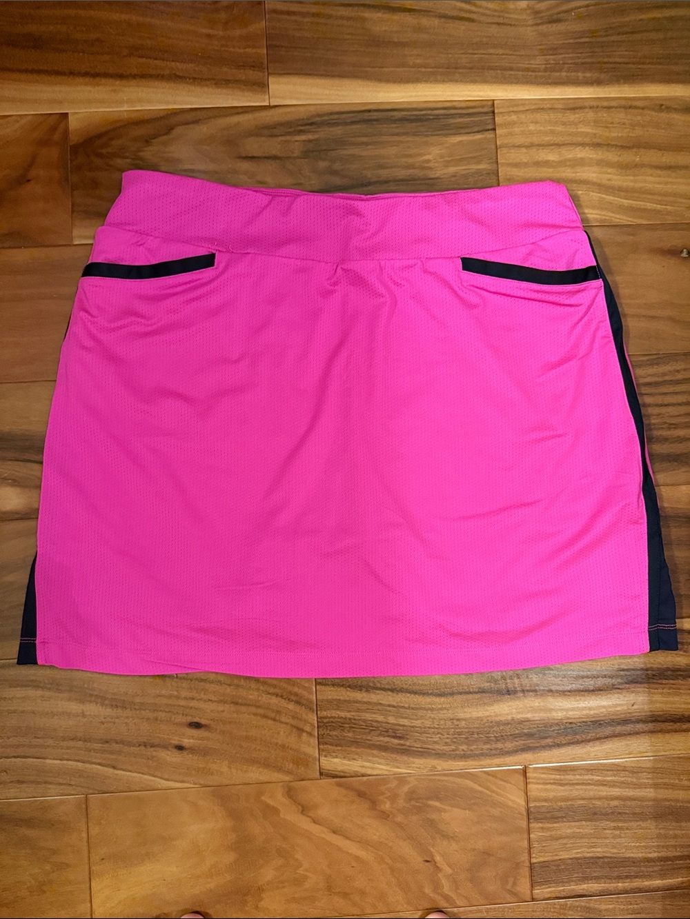 Tail Hot Pink Athletic Skort with Black Accents - Size Large
